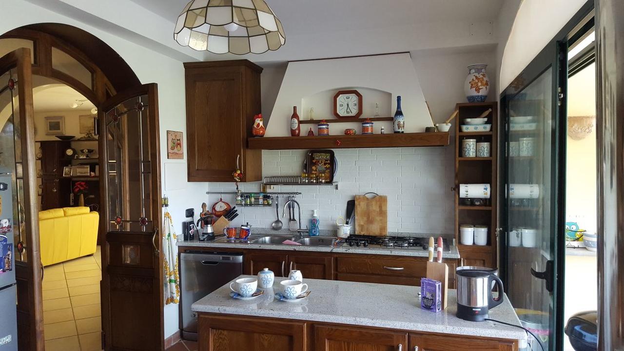 B&B La Taverna Degli Angeli Vezzi Portio Eksteriør bilde