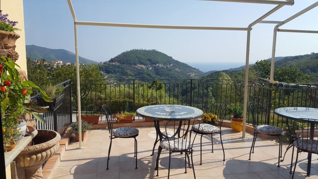 B&B La Taverna Degli Angeli Vezzi Portio Eksteriør bilde